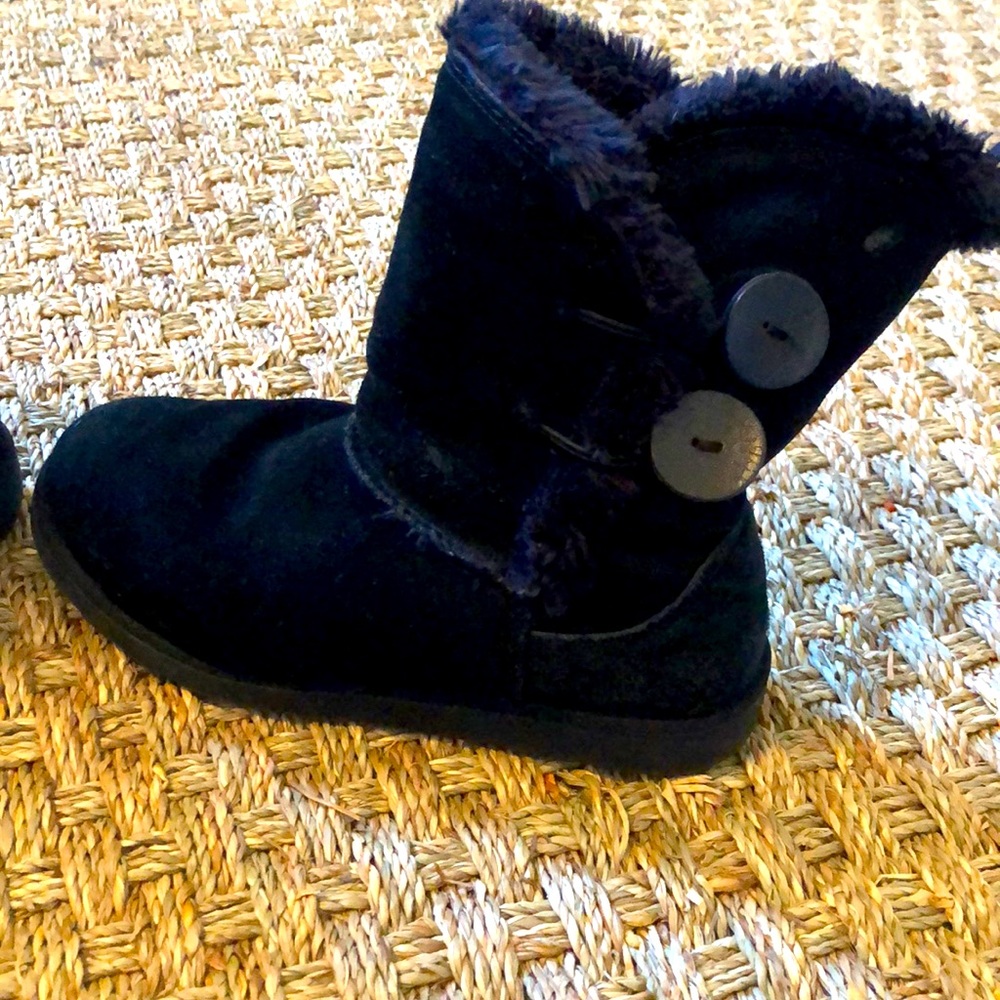 Black boots